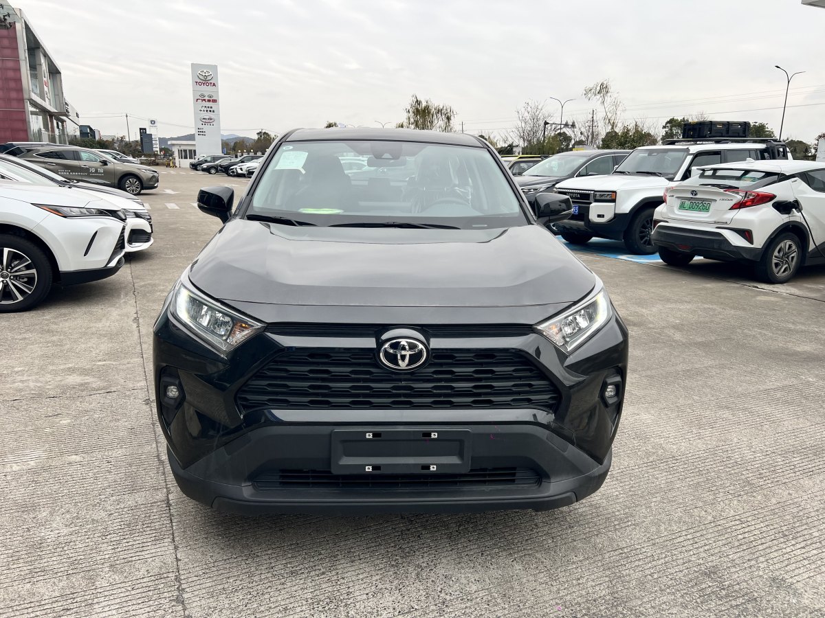 豐田 RAV4  2018款 榮放 2.0L CVT兩驅(qū)都市版圖片