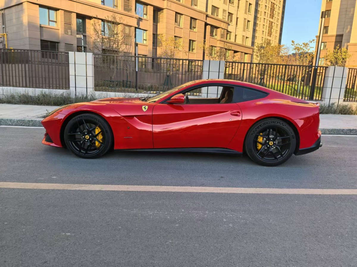 2014年12月法拉利 F12berlinetta  2013款 6.3L 標(biāo)準(zhǔn)型