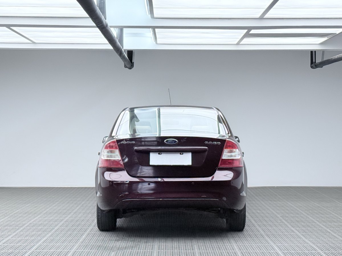 福特 福克斯  2012款 三廂經(jīng)典 1.8L 自動基本型圖片