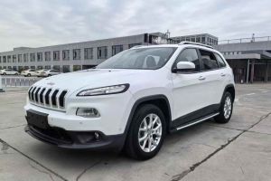 自由光 Jeep 2.0L 優(yōu)越版