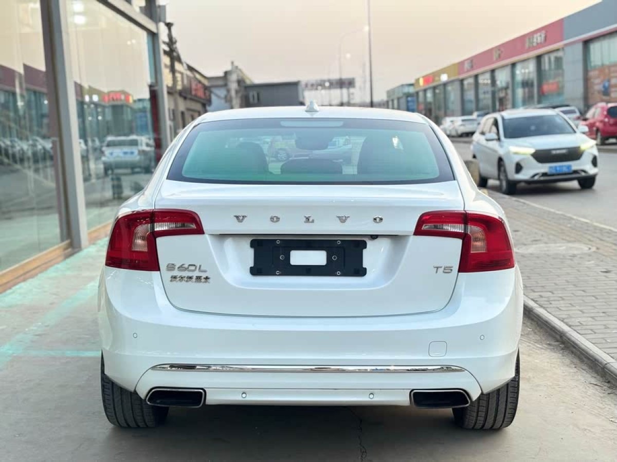 沃爾沃 S60  2014款 改款 T5 個性運動版圖片