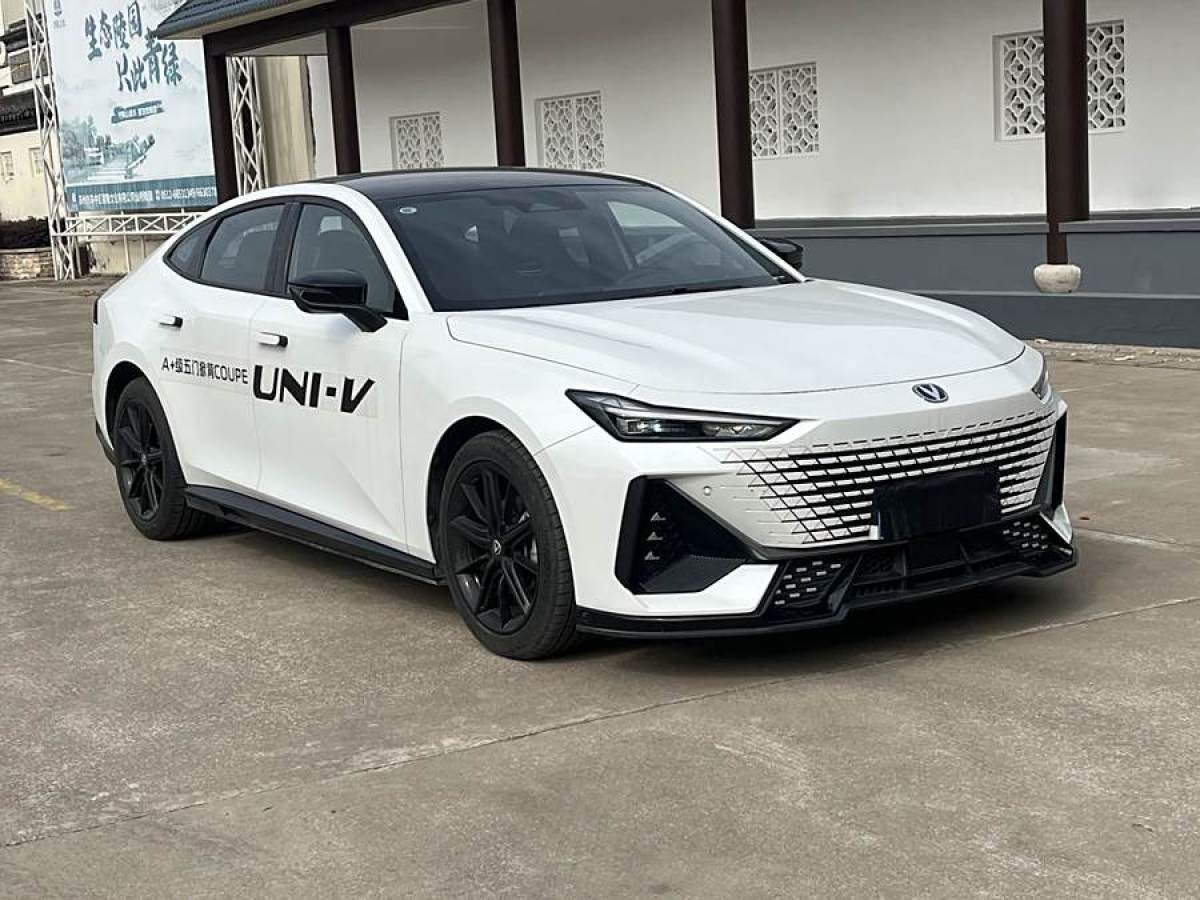 長安 長安UNI-V  2023款 1.5T 尊貴型圖片