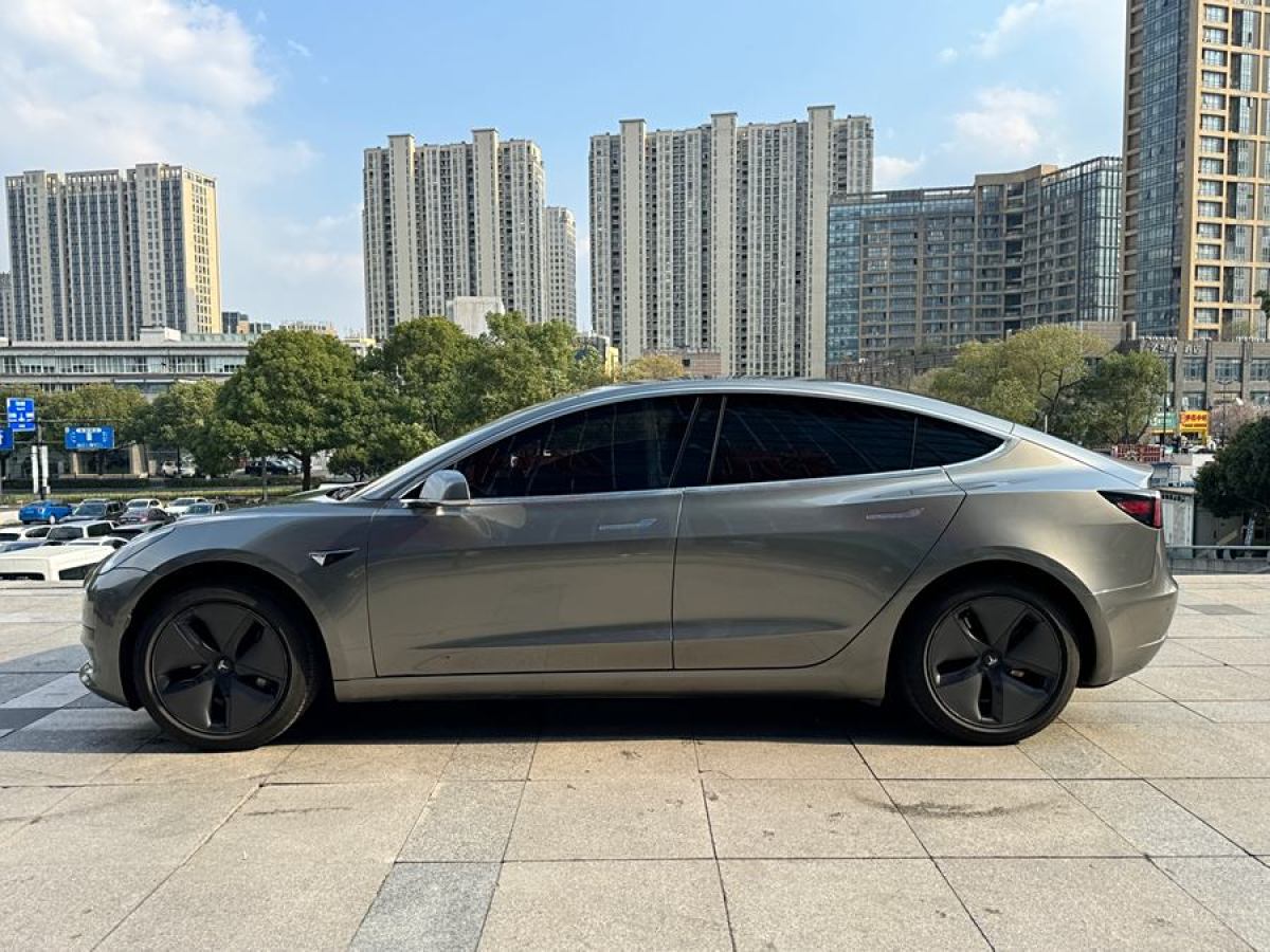 特斯拉 Model 3  2020款 改款 標準續(xù)航后驅(qū)升級版圖片