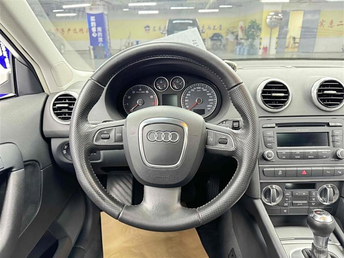 奧迪 奧迪A3  2013款 Sportback 30 TFSI 豪華型圖片