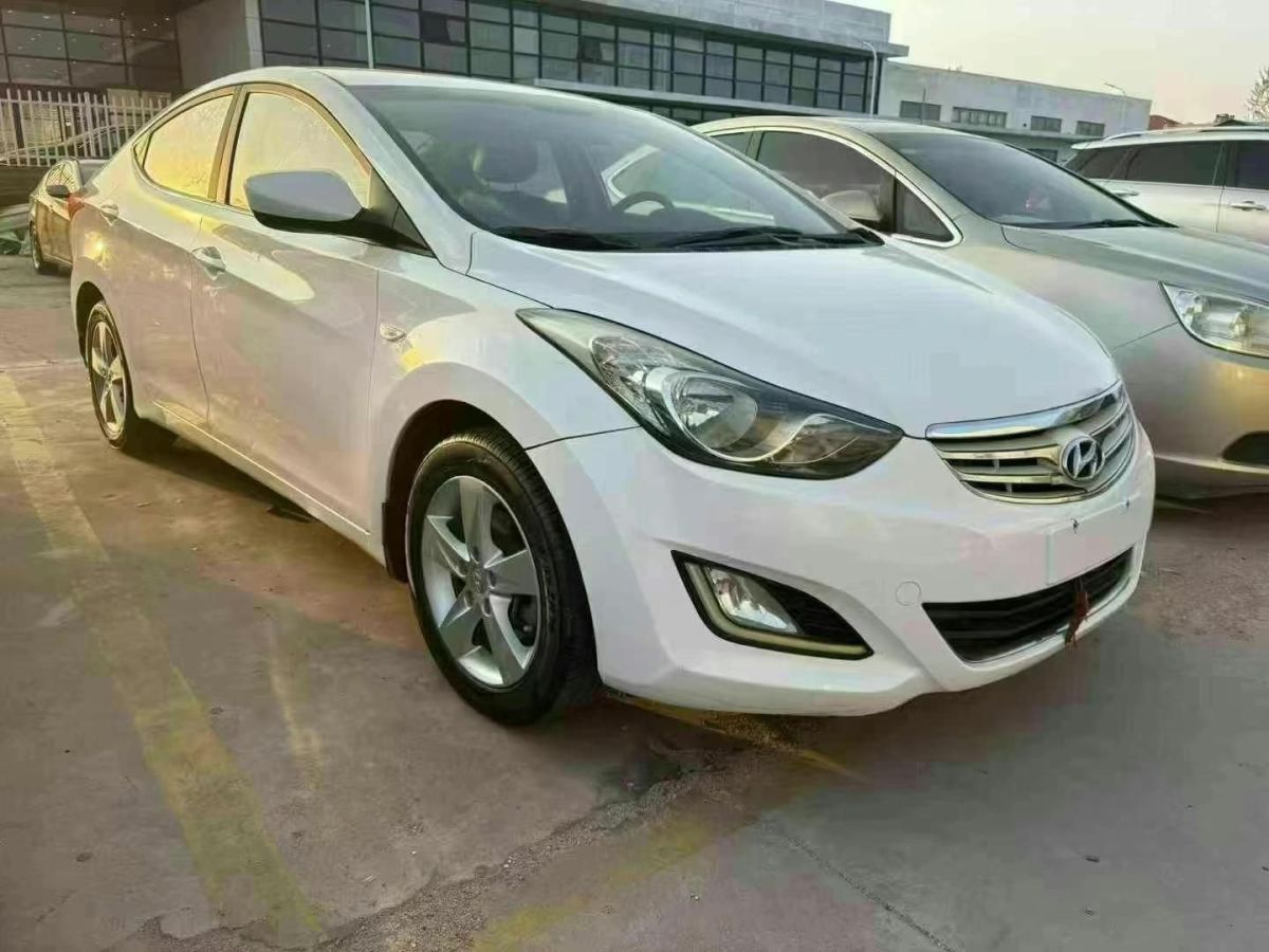 現(xiàn)代 朗動  2013款 1.6L 自動領(lǐng)先型圖片