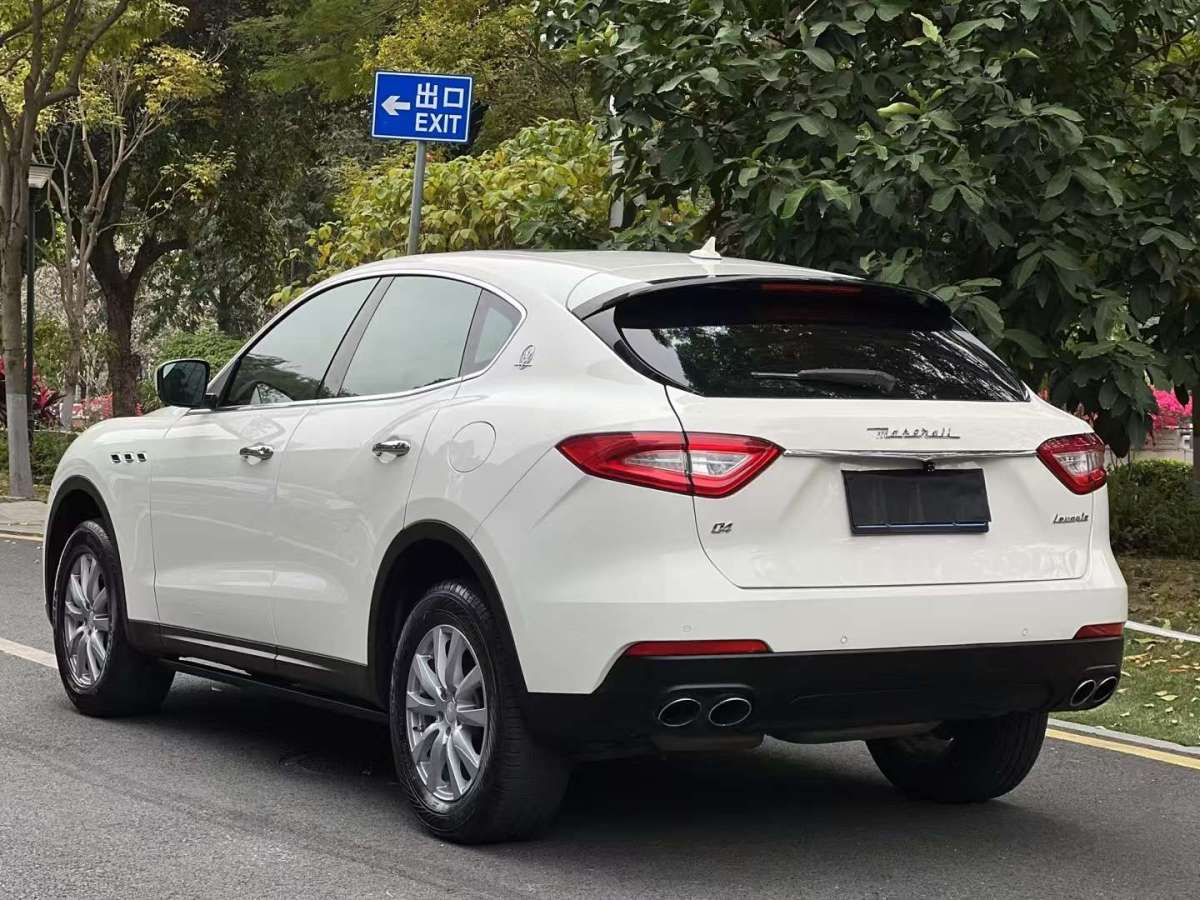 瑪莎拉蒂 Levante  2018款 3.0T 350Hp 標(biāo)準(zhǔn)版圖片