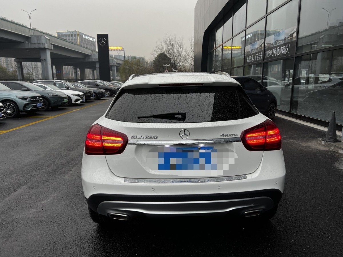 奔馳 奔馳GLA  2017款 GLA 220 4MATIC 時尚型圖片