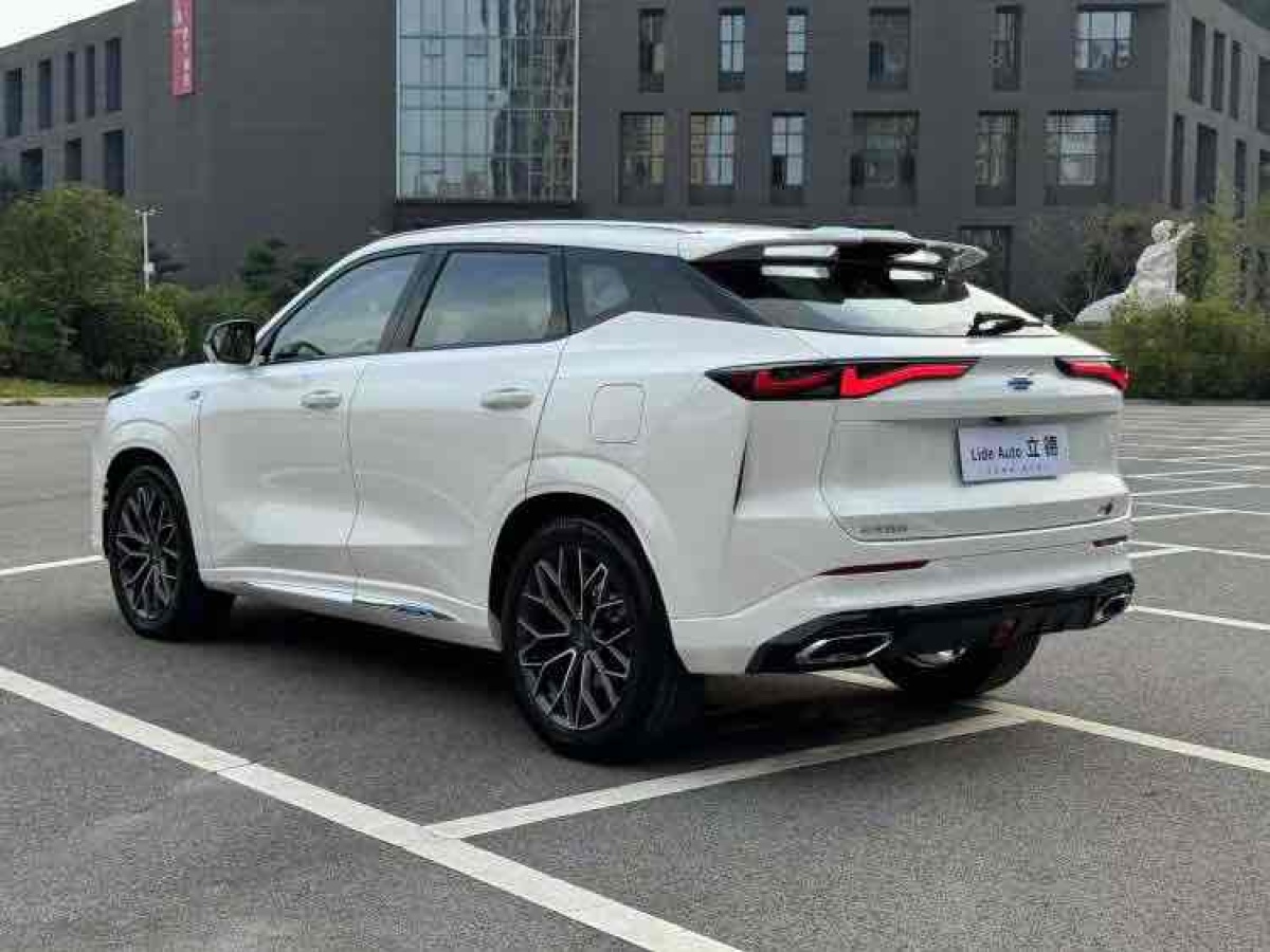 長(zhǎng)安歐尚 長(zhǎng)安歐尚Z6新能源  2023款 智電iDD 150KM旗艦PLUS智慧泊車版圖片