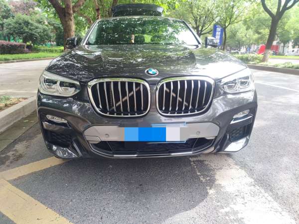 宝马 宝马X4  2019款 xDrive25i M越野套装