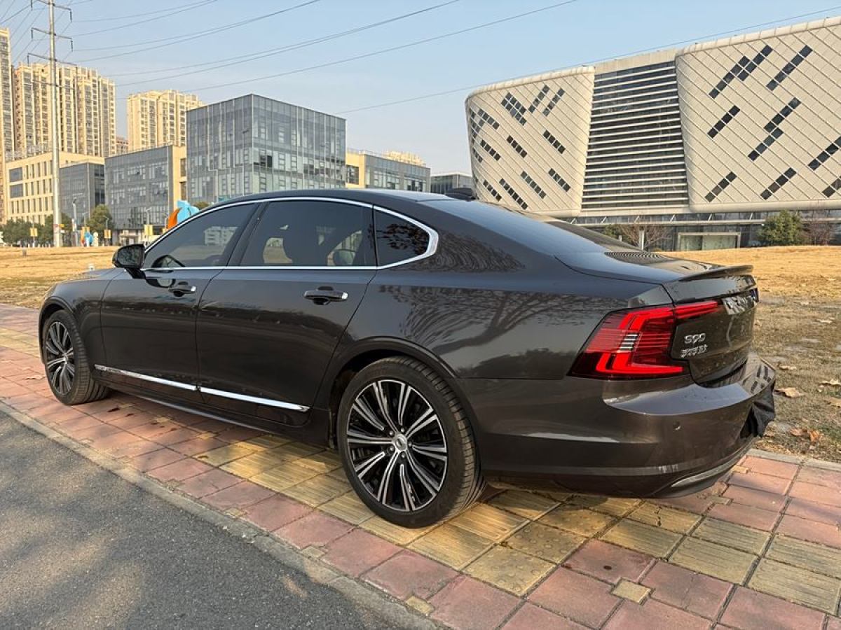 沃爾沃 S90  2023款 B5 智遠(yuǎn)豪華版圖片