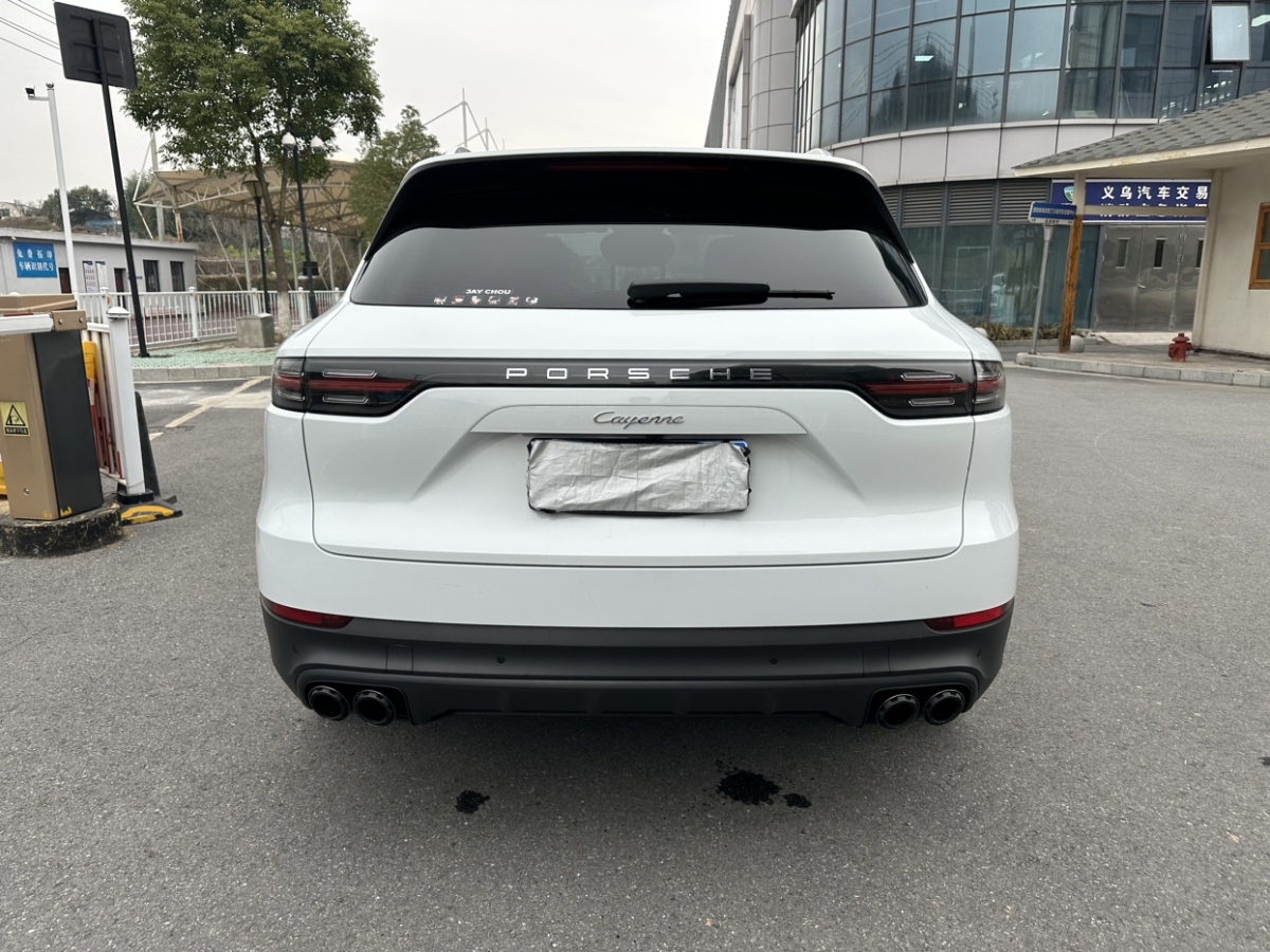 保時(shí)捷 Cayenne  2022款 Cayenne 3.0T 鉑金版圖片