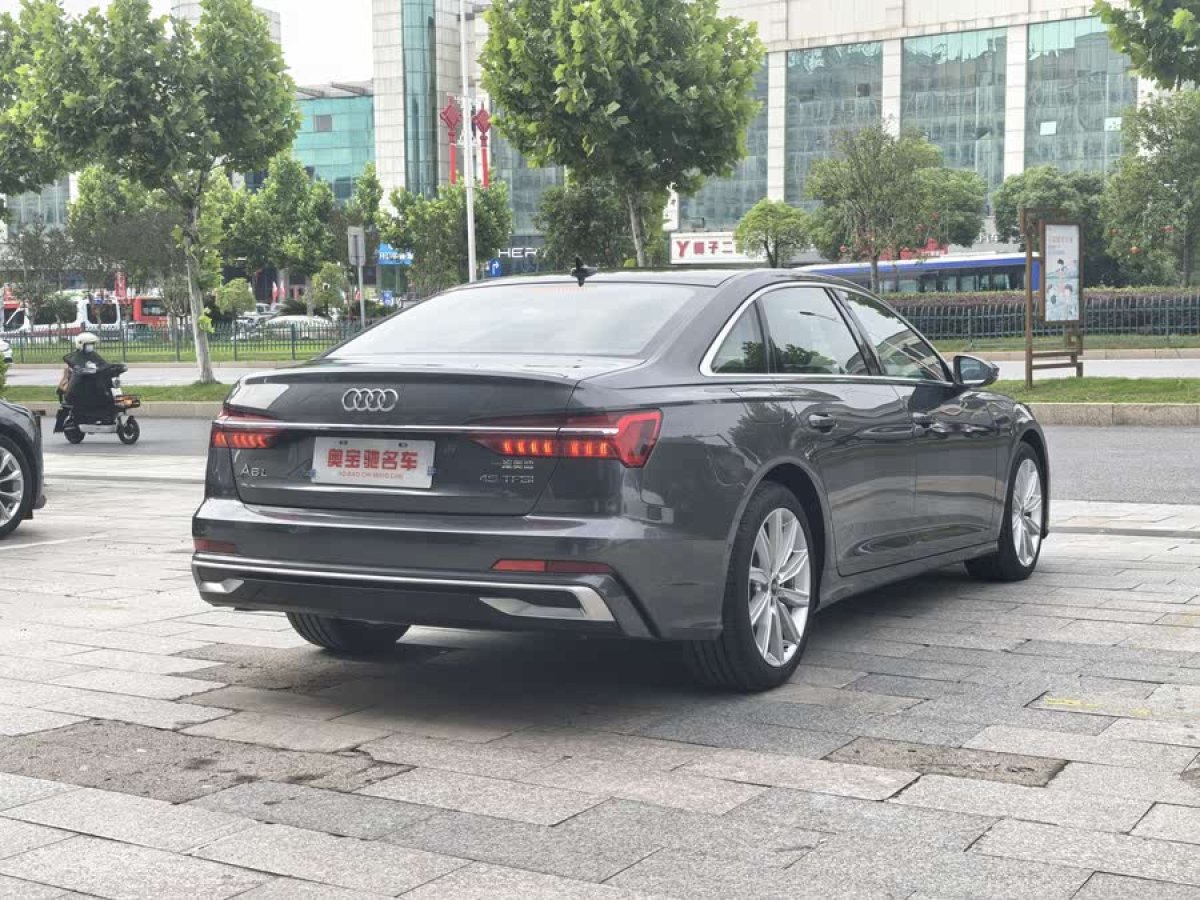 奧迪 奧迪A6L  2024款 45 TFSI 臻選動感型圖片
