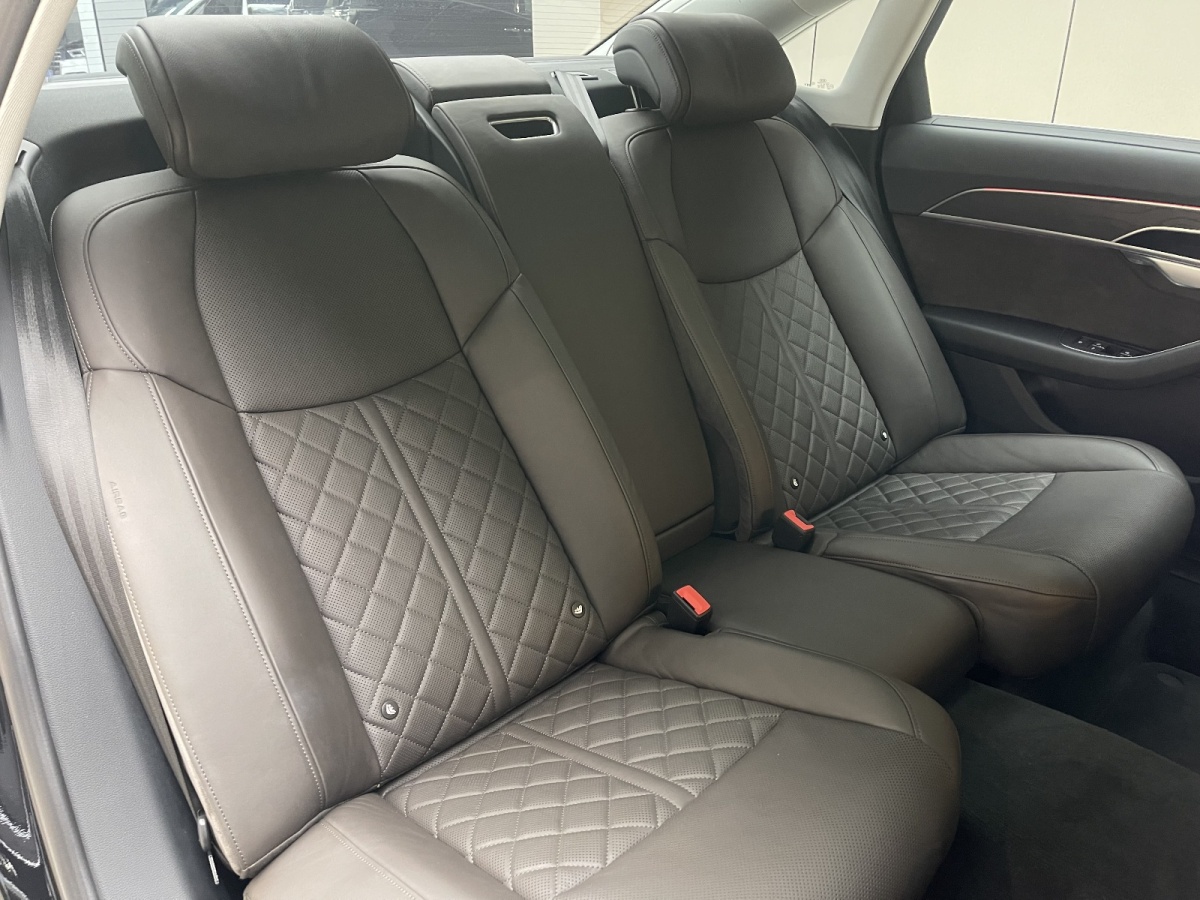 奧迪 奧迪A8  2022款 A8L 50 TFSI quattro 舒適型典藏版圖片