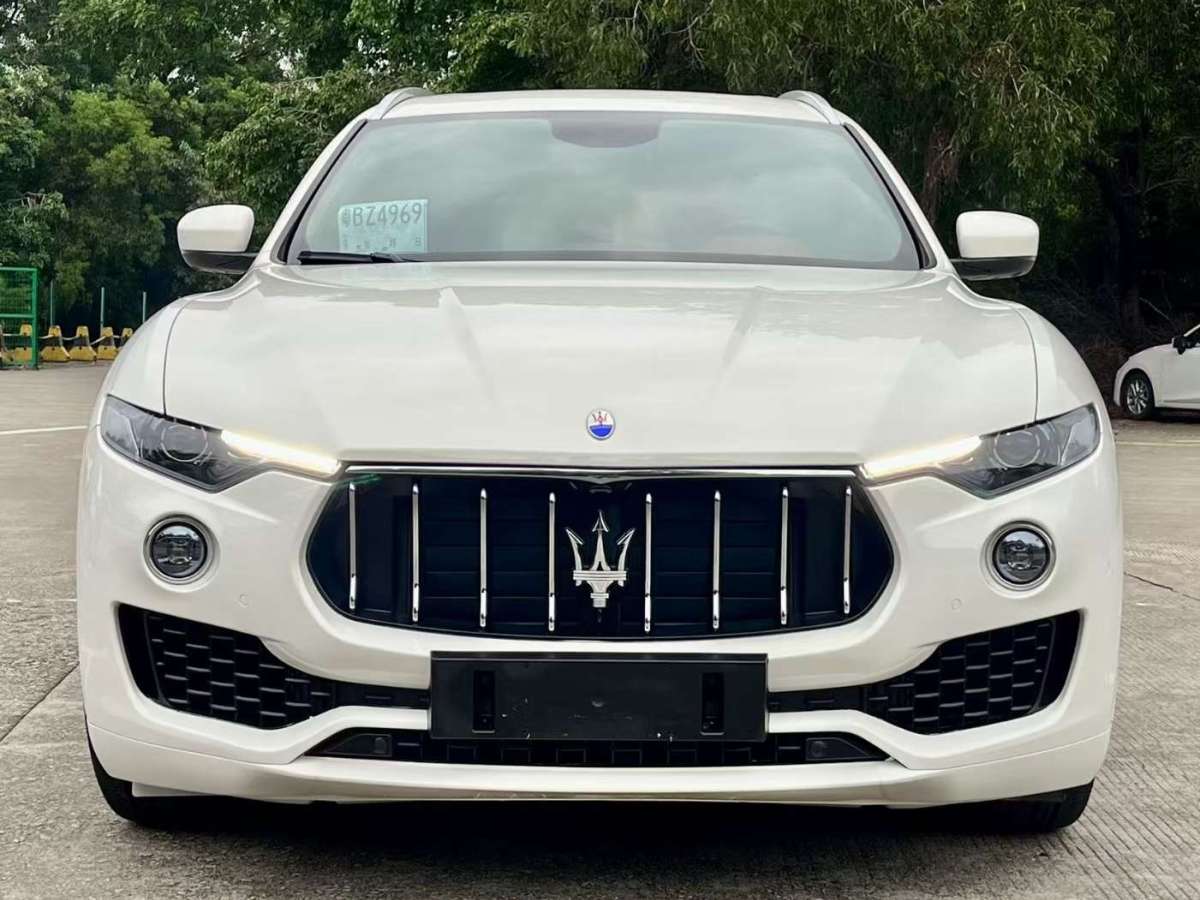 瑪莎拉蒂 Levante  2018款 3.0T 350Hp 標(biāo)準(zhǔn)版圖片