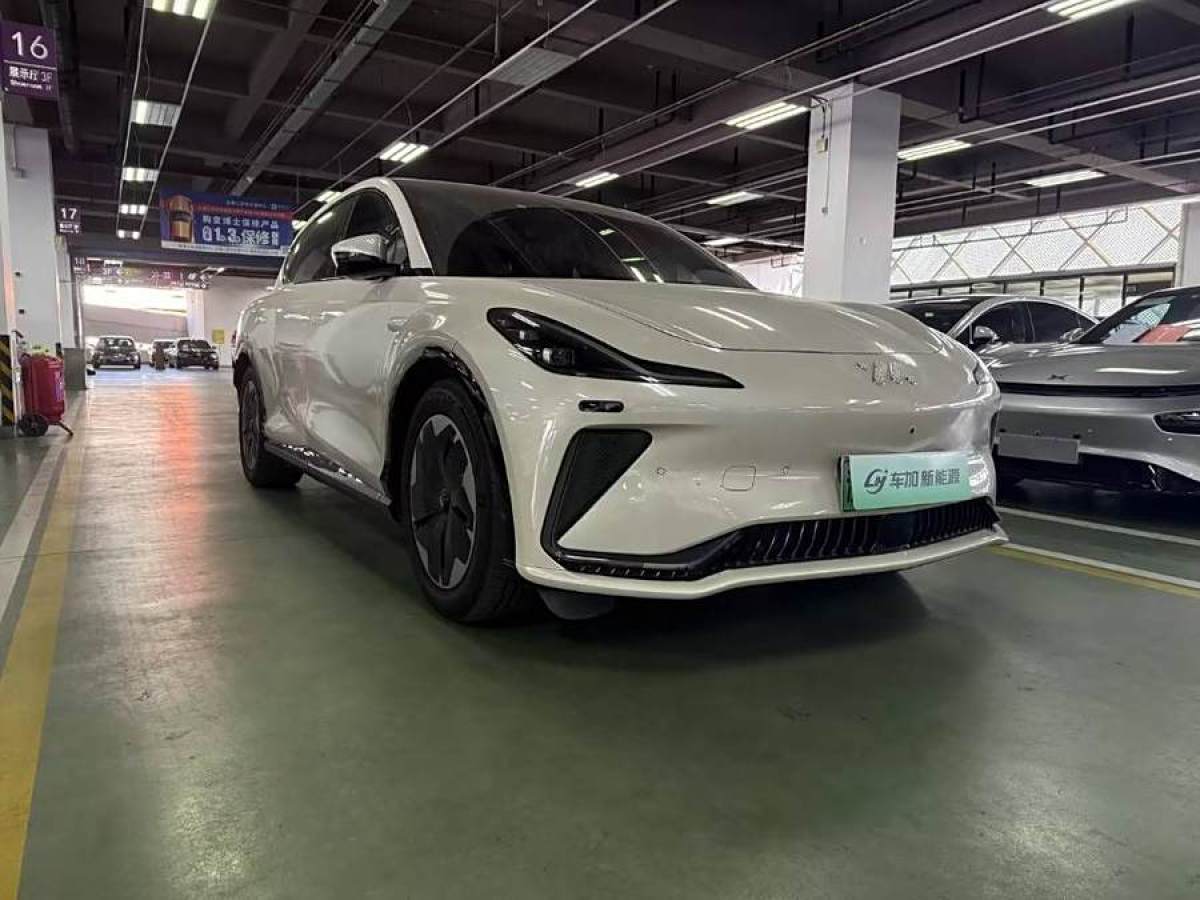 智己 智己LS7  2023款 100kWh Lux四驅(qū)版圖片