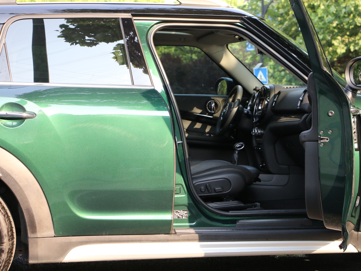 MINI COUNTRYMAN  2018款 1.5T COOPER ALL4 藝術(shù)家圖片