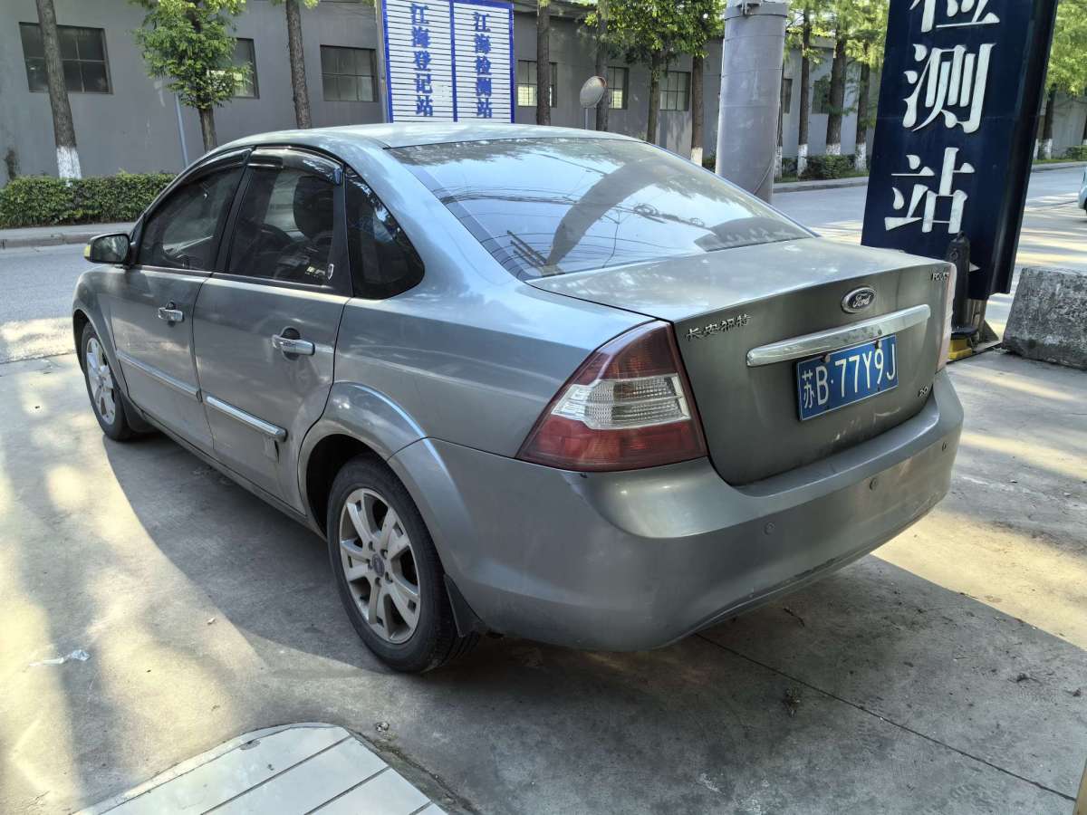 福特 福克斯  2009款 三厢 2.0L 自动豪华型图片