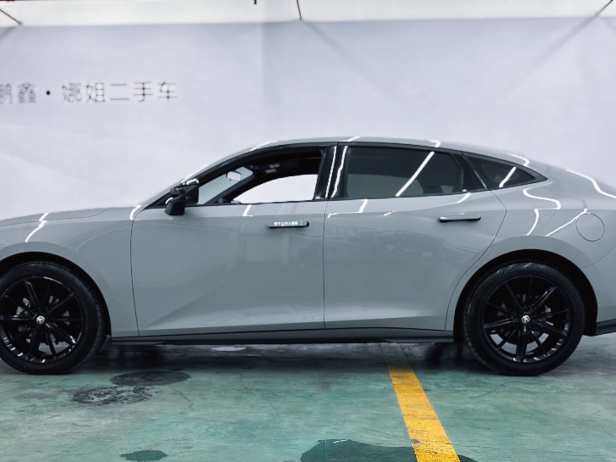 長(zhǎng)安 長(zhǎng)安UNI-V  2022款 1.5T 尊貴型圖片