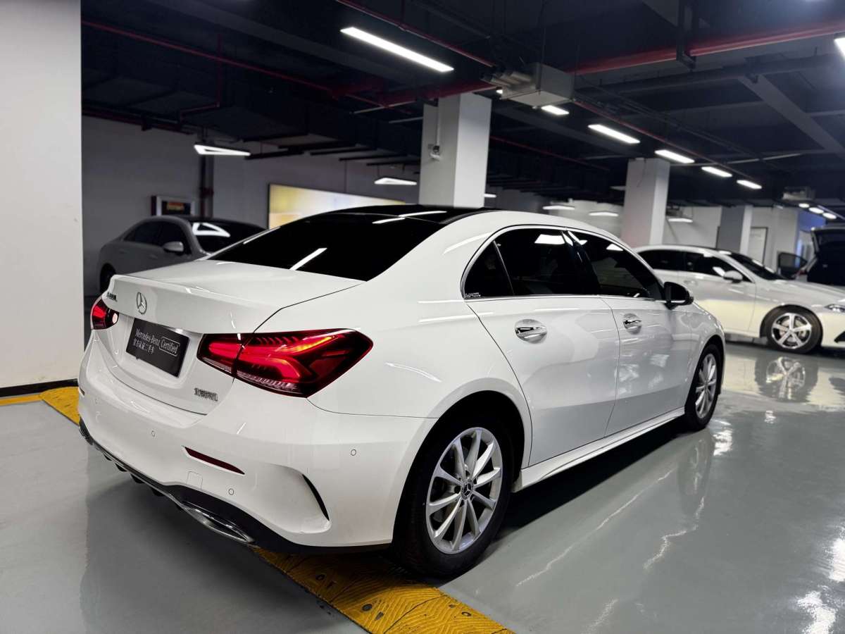 奔馳 奔馳A級  2021款 A 200 L 運動轎車動感型圖片