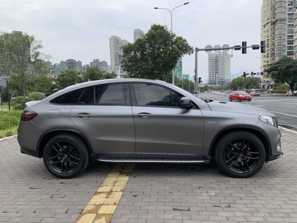 奔馳 奔馳GLE轎跑 AMG  2018款 AMG GLE 43 4MATIC 轎跑SUV 幻橙特別版圖片