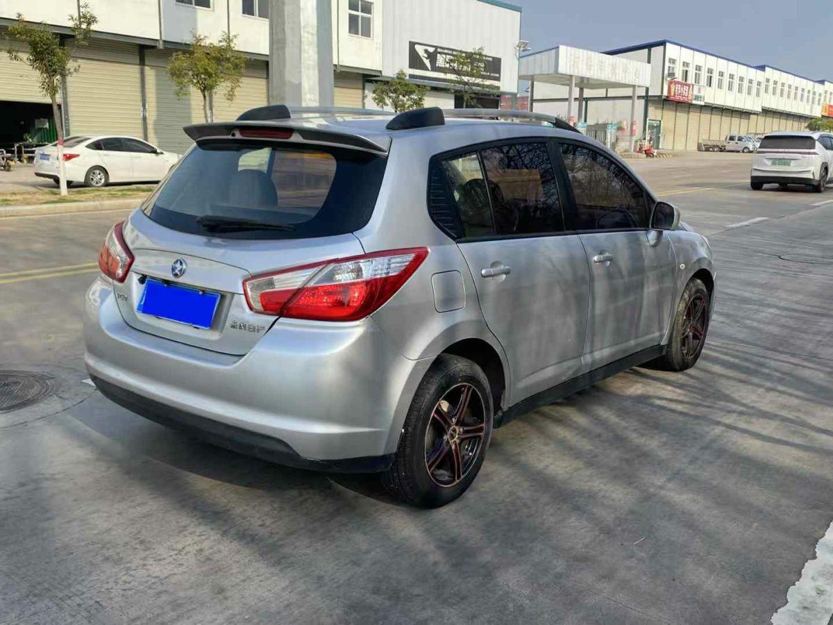 啟辰 R50  2014款 1.6L 自動(dòng)精彩版圖片