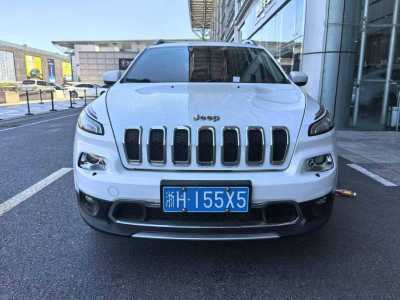 2020年10月 Jeep 自由光 2.0L 两驱经典运动版图片