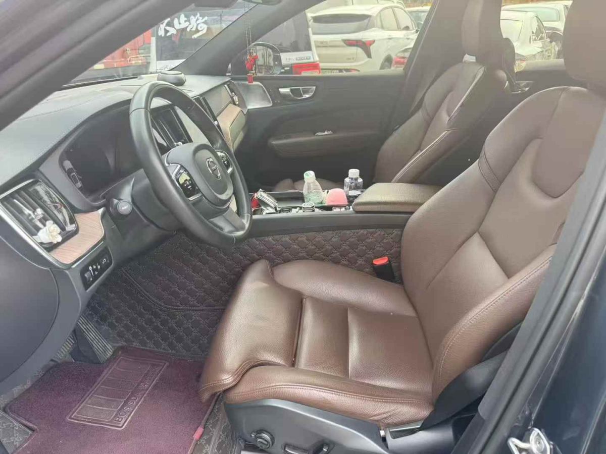 沃爾沃 XC60  2021款 T4 智行豪華版圖片