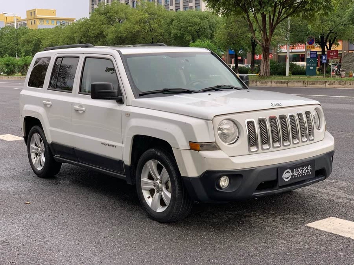 Jeep 自由客  2014款 2.0L 運動增強版圖片