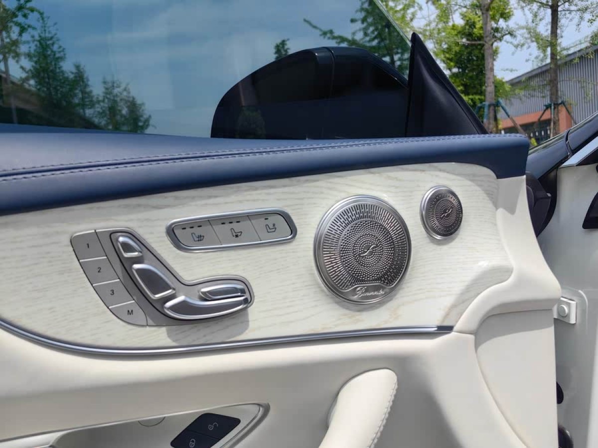 奔馳 奔馳E級  2019款 E 300 轎跑車圖片