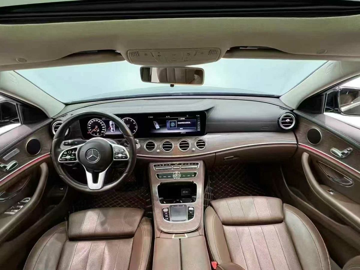 奔馳 奔馳GLE  2020款  GLE 350 4MATIC 時(shí)尚型圖片