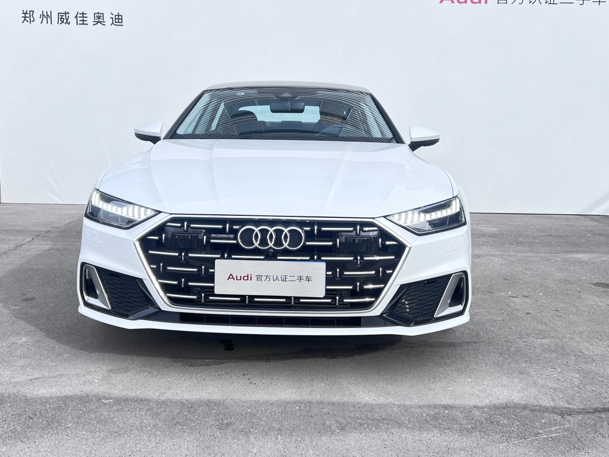 奧迪 奧迪A7L  2024款 45TFSI quattro S-line 見遠(yuǎn)型 流晶套裝圖片