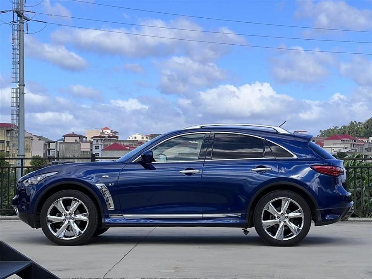 英菲尼迪 QX70  2013款 3.7L 標(biāo)準(zhǔn)版圖片