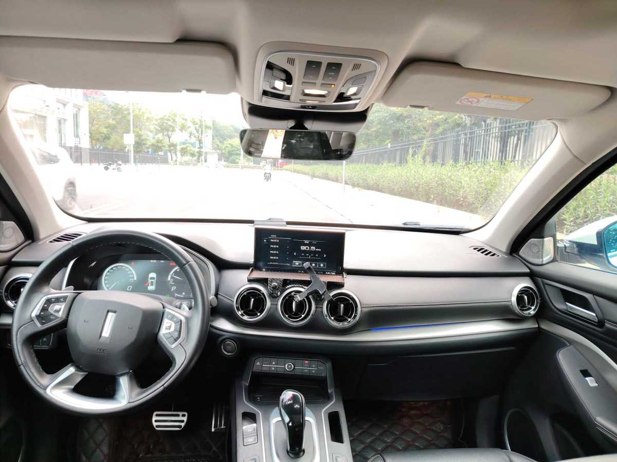 WEY VV6  2018款 2.0T 兩驅(qū)超豪型圖片