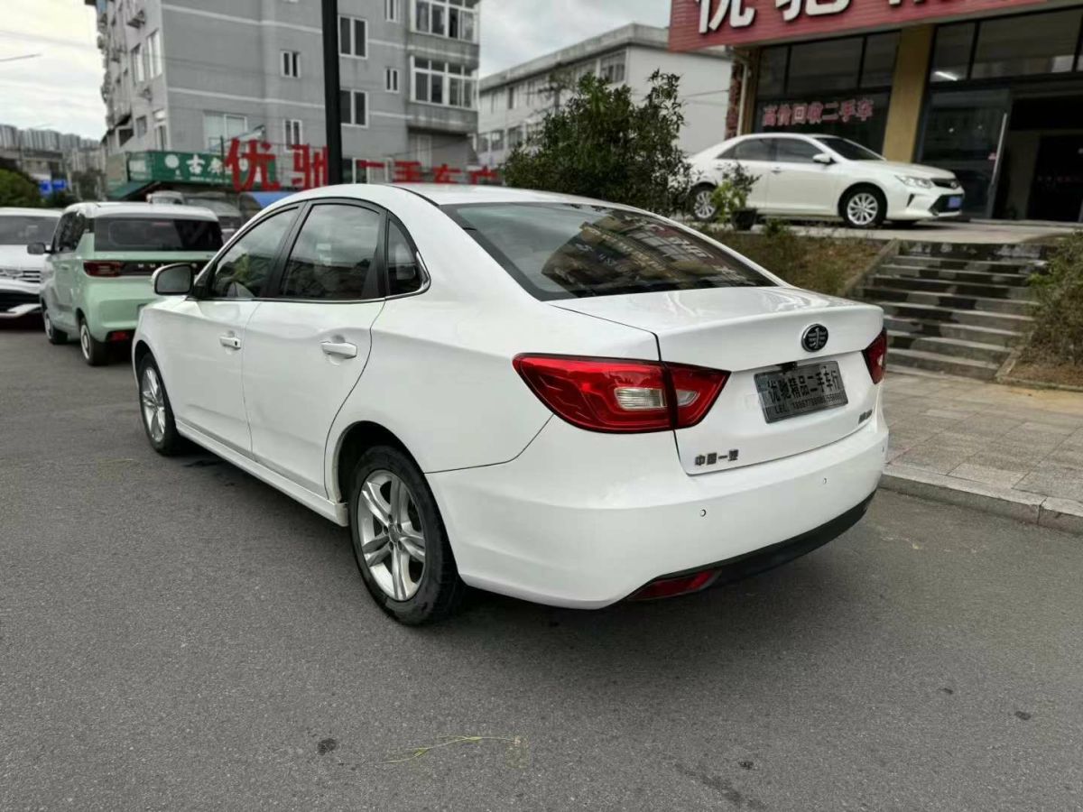 奔騰 B30  2016款 1.6L 自動尊享型圖片