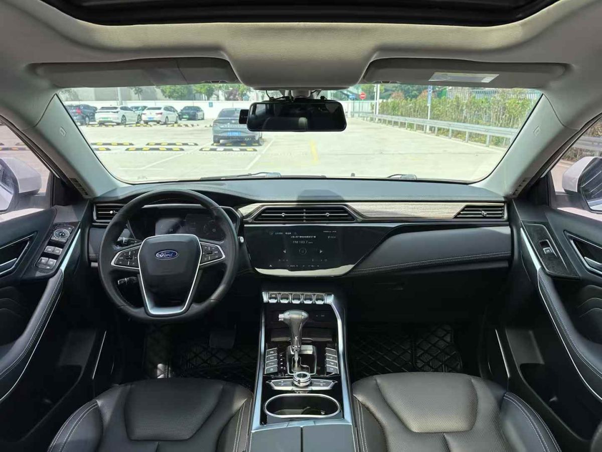 福特 領(lǐng)界  2019款 EcoBoost 145 CVT 48V尊領(lǐng)型PLUS圖片