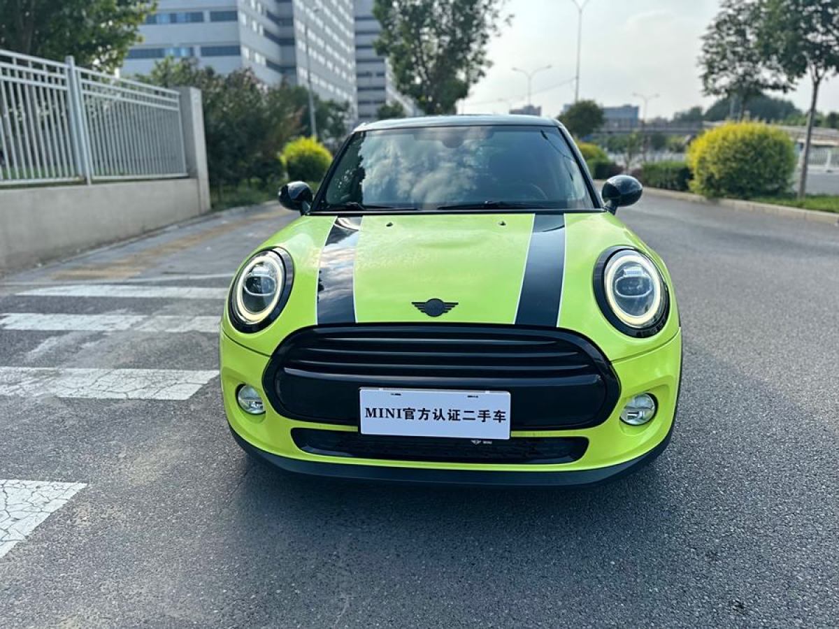 2019年5月MINI MINI  2018款 1.5T COOPER 藝術(shù)家 五門版