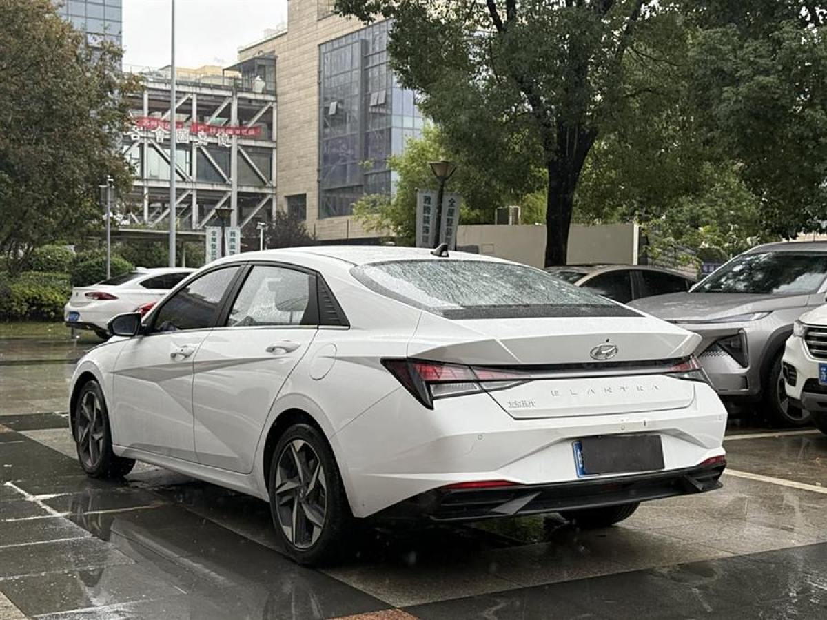 現(xiàn)代 伊蘭特  2023款 1.5L CVT GLS領(lǐng)先版圖片