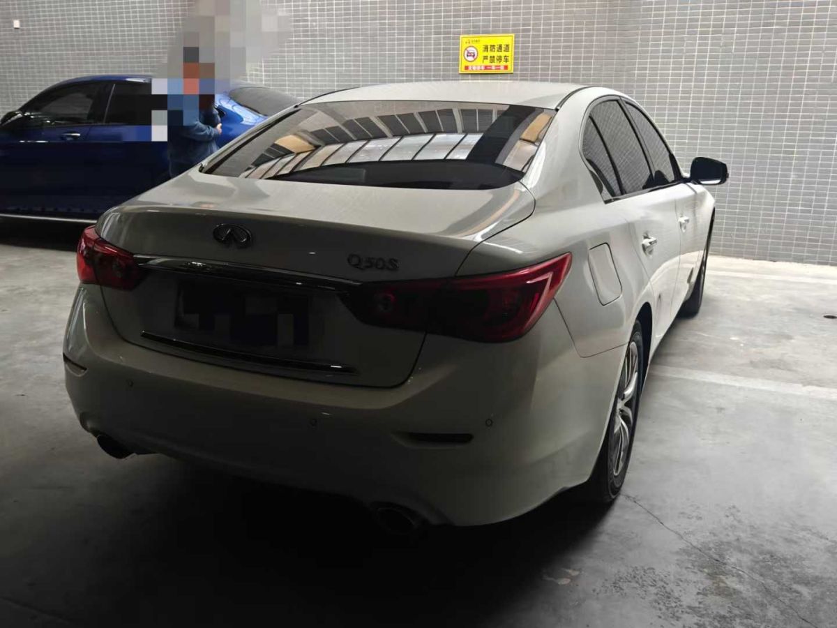 英菲尼迪 Q50L  2015款 2.0T 悅享版圖片