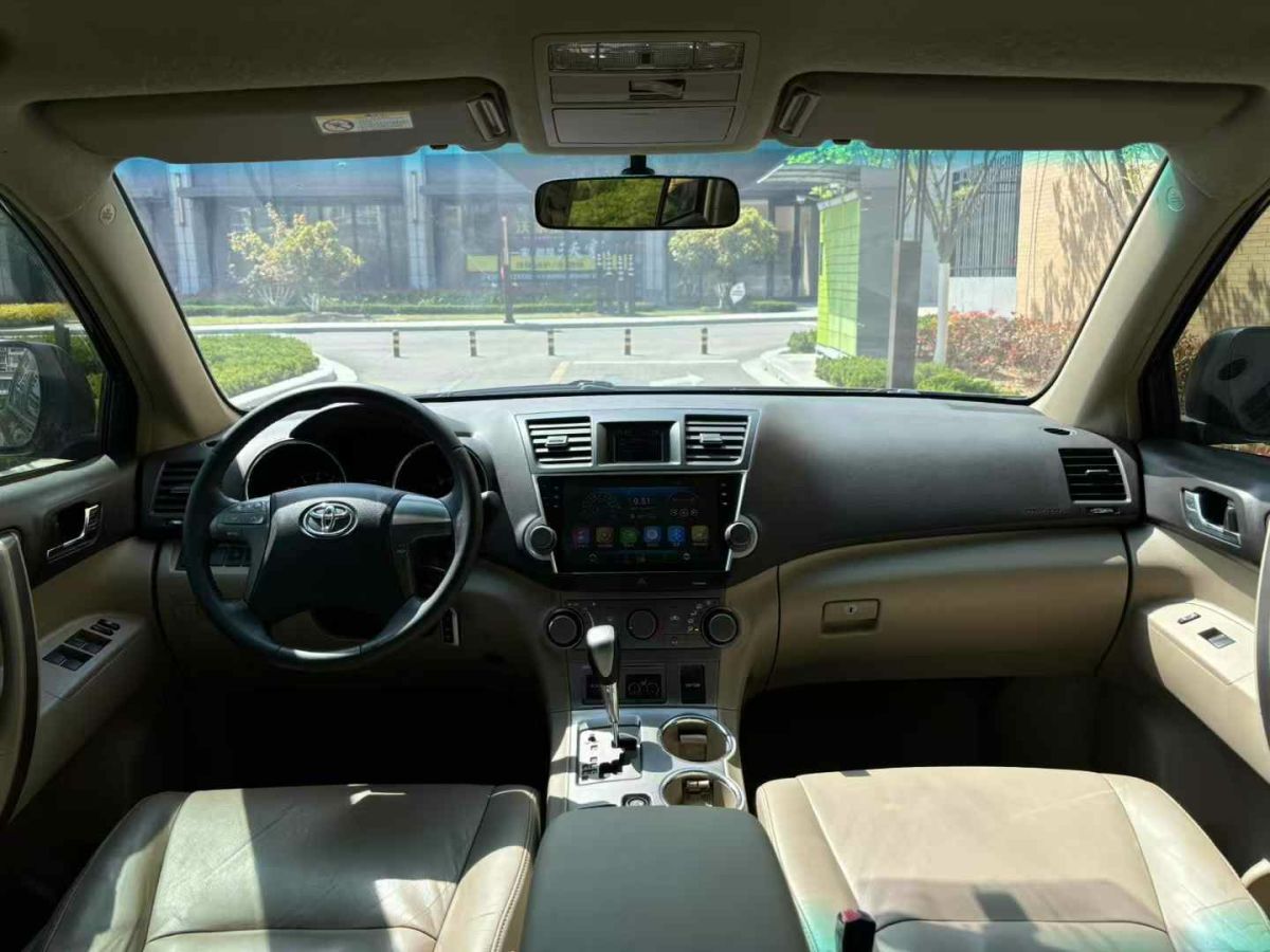 豐田 漢蘭達(dá)  2011款 2.7L 兩驅(qū)5座精英版圖片