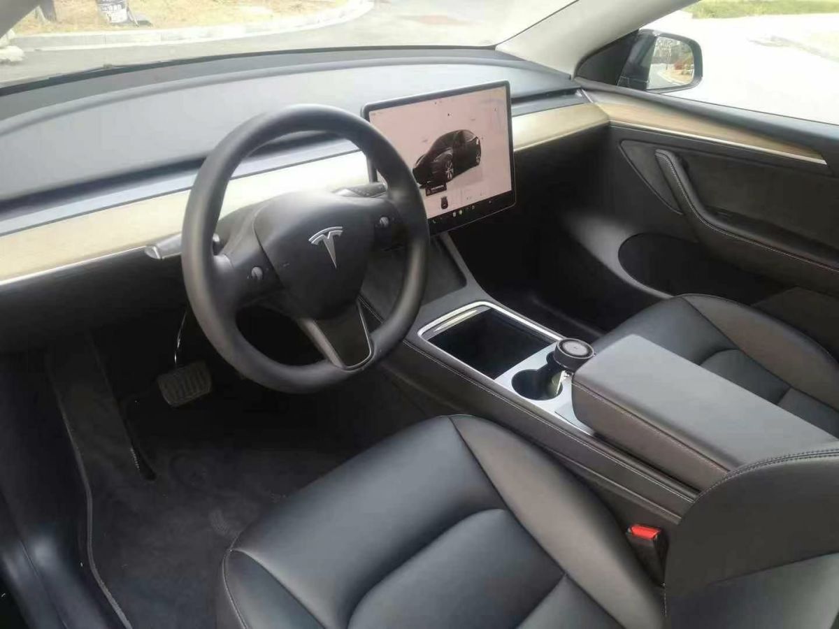 特斯拉 Model S  2023款 三電機(jī)全輪驅(qū)動(dòng) Plaid版圖片