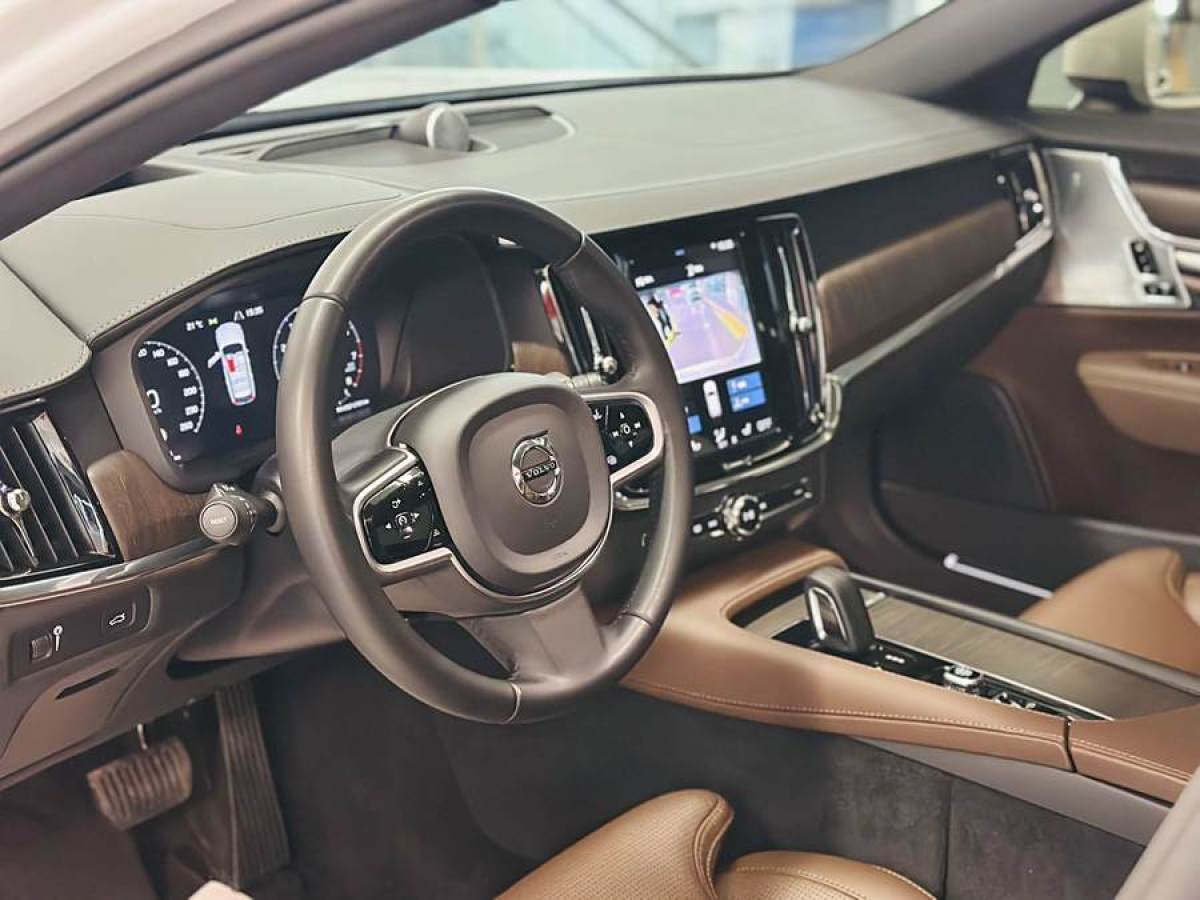 2021年5月沃爾沃 V90  2024款 Cross Country B5 AWD 智尊版