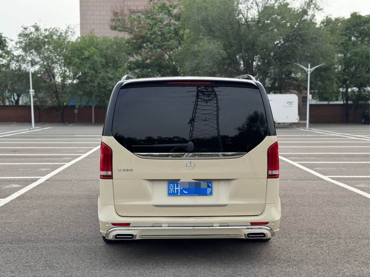 奔馳 V級  2022款 V 260 L 長軸距尊貴版圖片