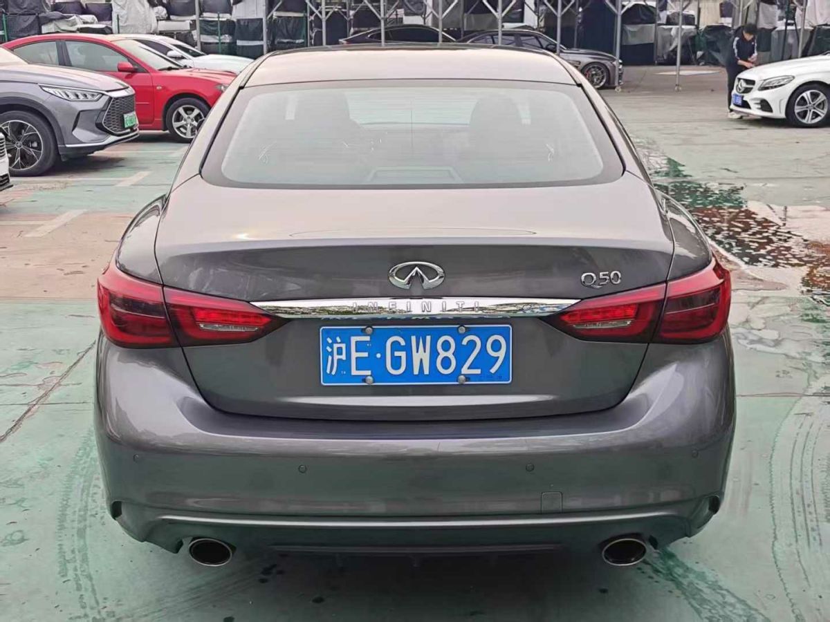 英菲尼迪 Q70  2019款 Q70L 2.0T 奢華版圖片