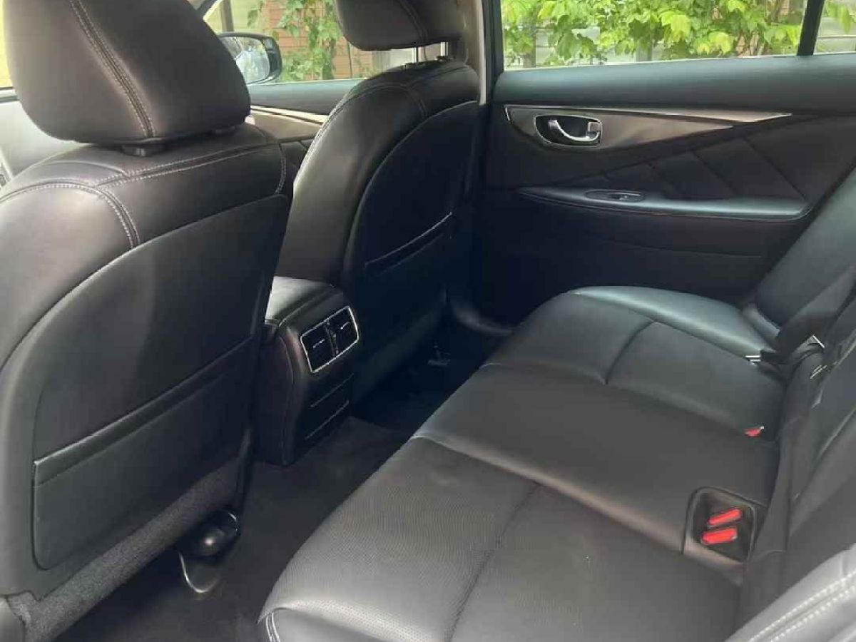 英菲尼迪 Q50L  2015款 2.0T 悅享版圖片