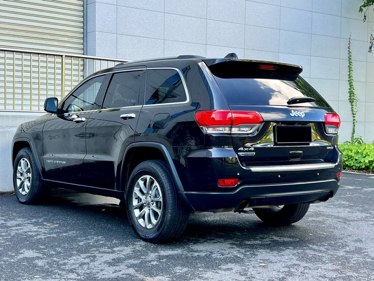 Jeep 大切諾基  2015款 3.0TD 柴油 舒享導(dǎo)航版圖片