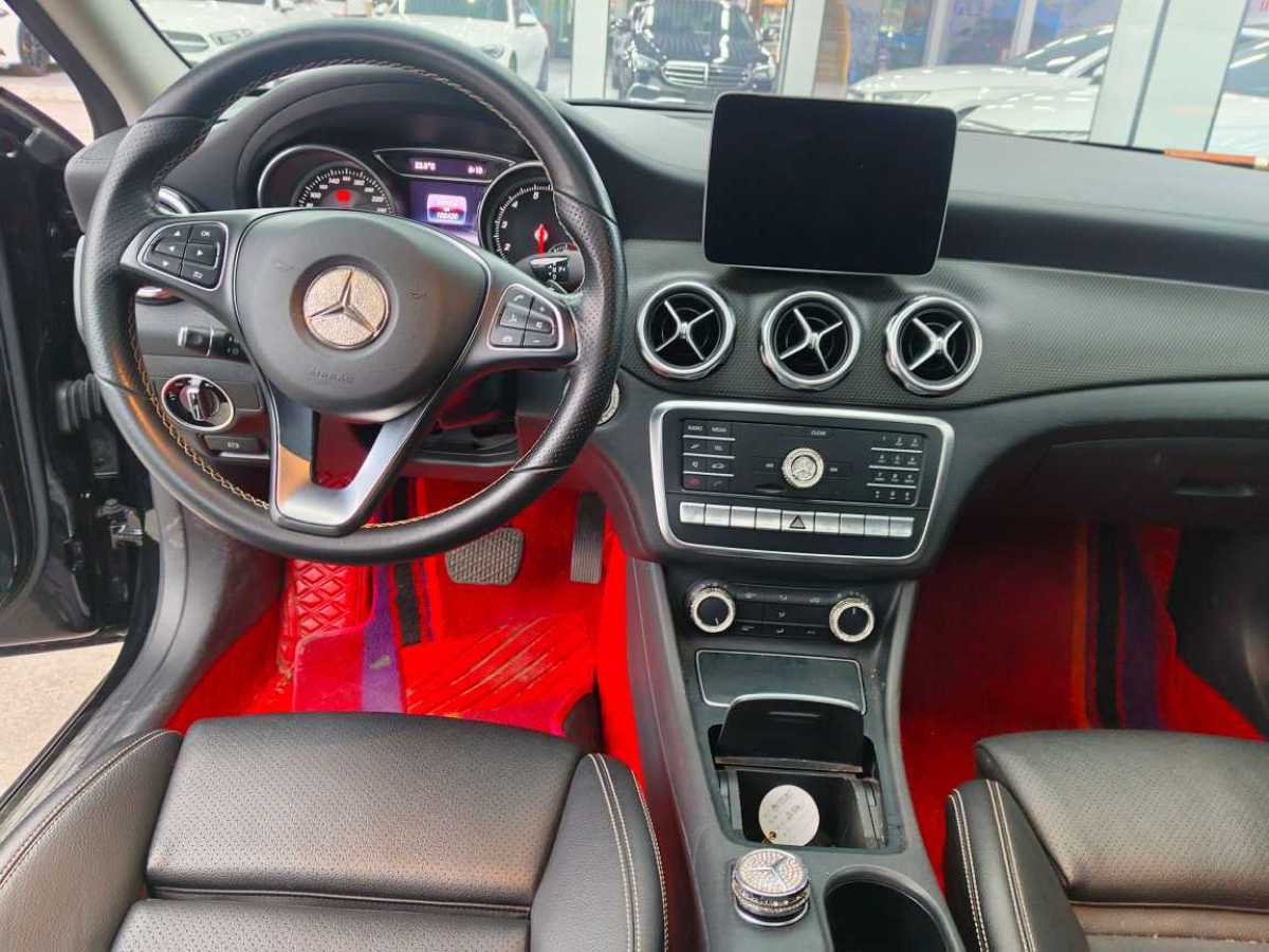 奔馳 奔馳GLA  2017款 GLA 220 4MATIC 時尚型圖片