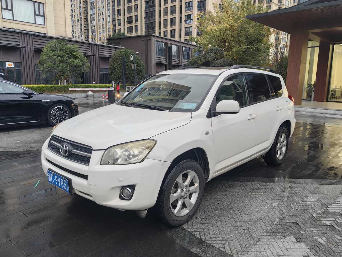 豐田 RAV4  2019款 榮放 2.0L CVT兩驅(qū)先鋒版圖片