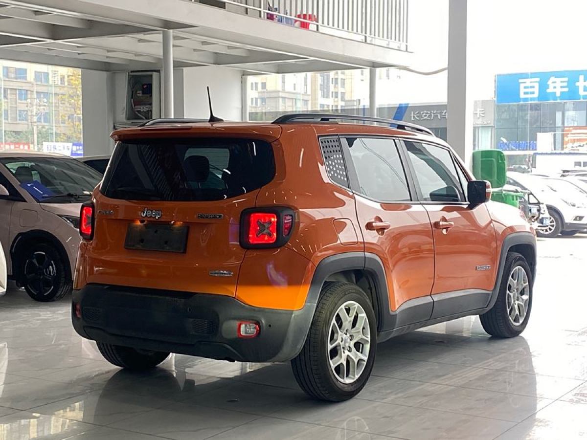 Jeep 自由俠  2018款 互聯(lián)大屏版 180T 自動(dòng)高能版圖片