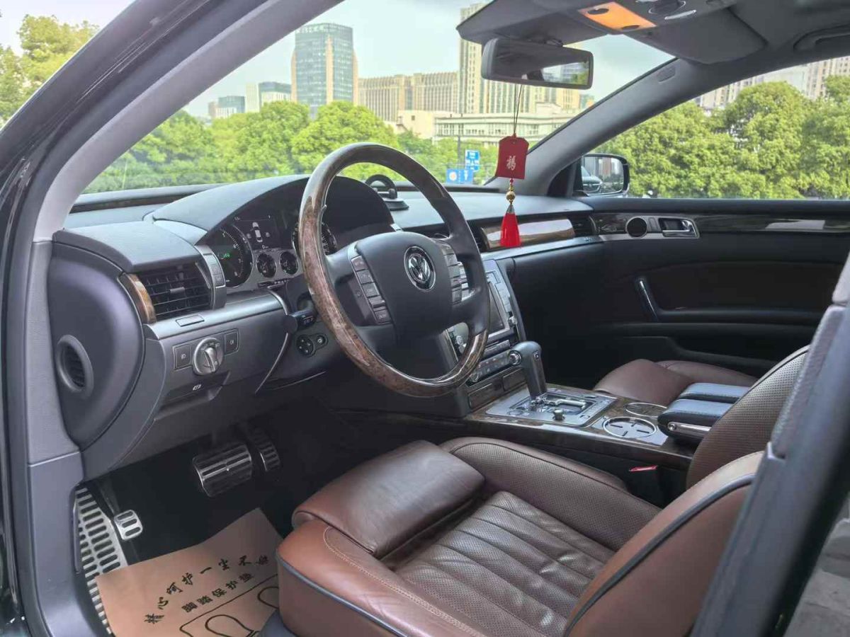 大眾 輝騰  2012款 3.0L 商務(wù)型圖片