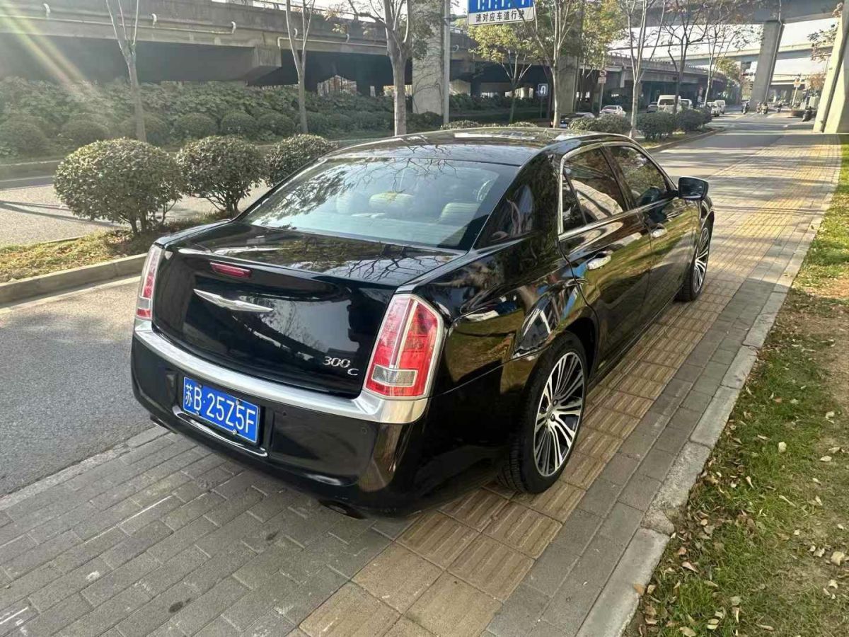 克萊斯勒 300C  2014款 3.0L 卓越版圖片